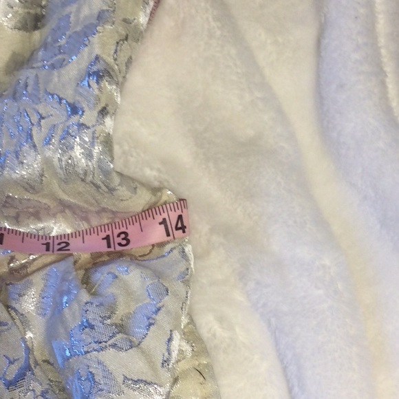 ⭐️ Forever21 Cream Metallic Silver Floral Print Short Short sleeve Blouse - Picture 5 of 11